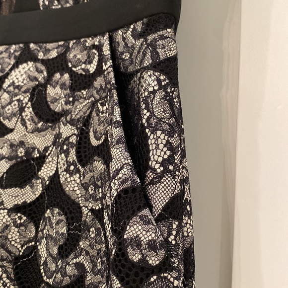 Beautiful dress! Gently worn ones. Dress has pockets. - Picture 4 of 11